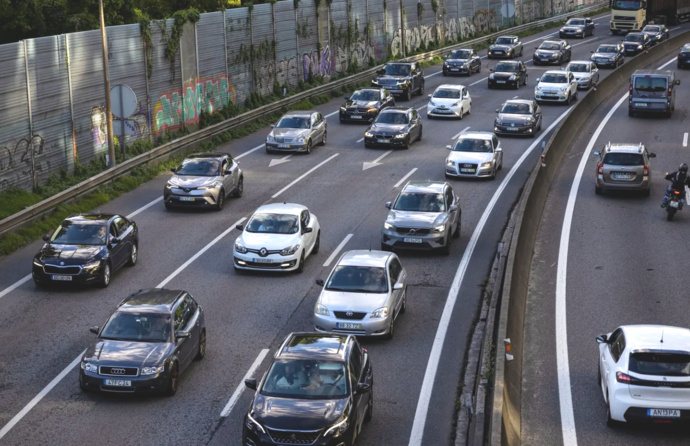 Filas de carros causam trânsito na Via de Cintura Interna 