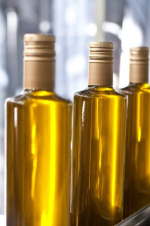 Um litro de azeite ficou quase 3 euros mais barato desde novembro do ano passado