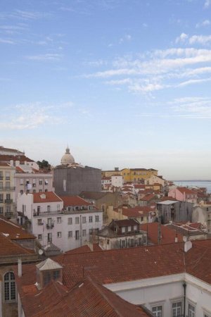 Ocupação ilegal de casas pode valer três anos de prisão