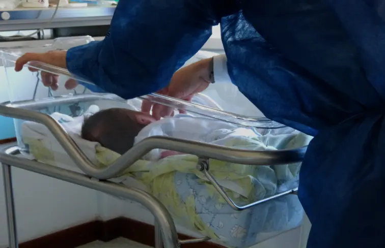 Partos fora do ambiente hospitalar são preocupação para ministra da Saúde 20 mar. 2026, 15:18