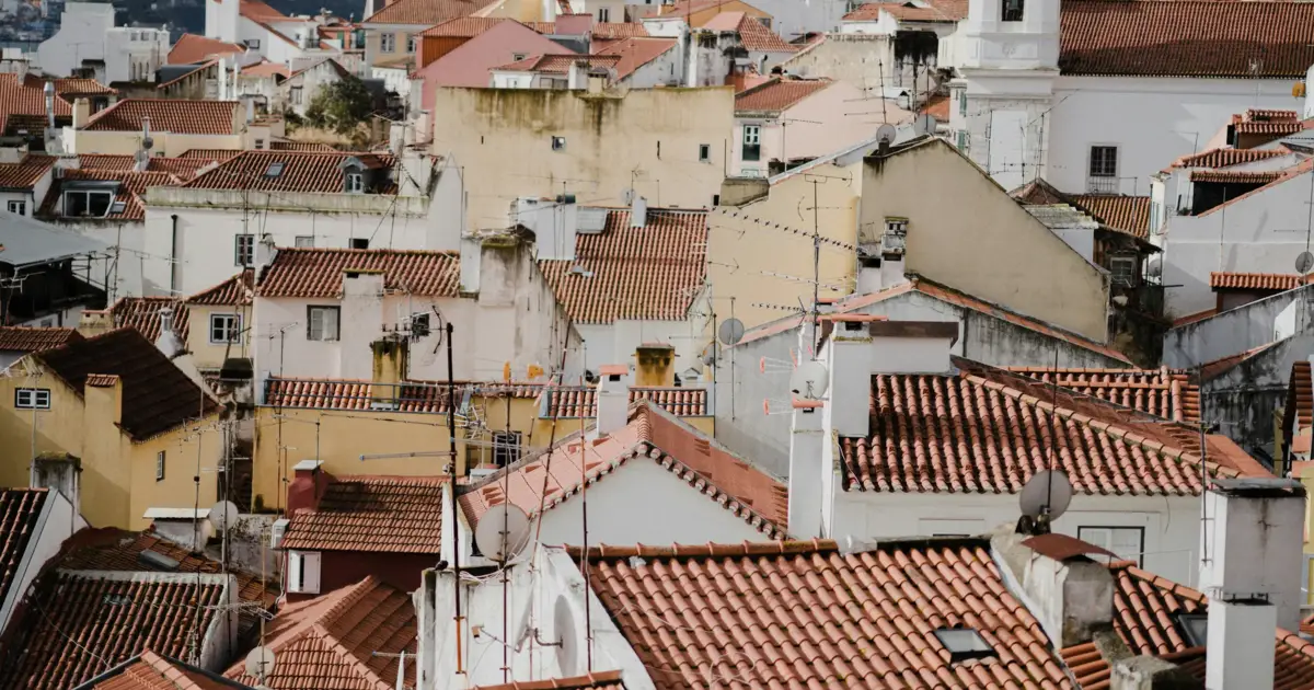 Estrangeiros representaram 28% das compras de casas em Portugal em 2025