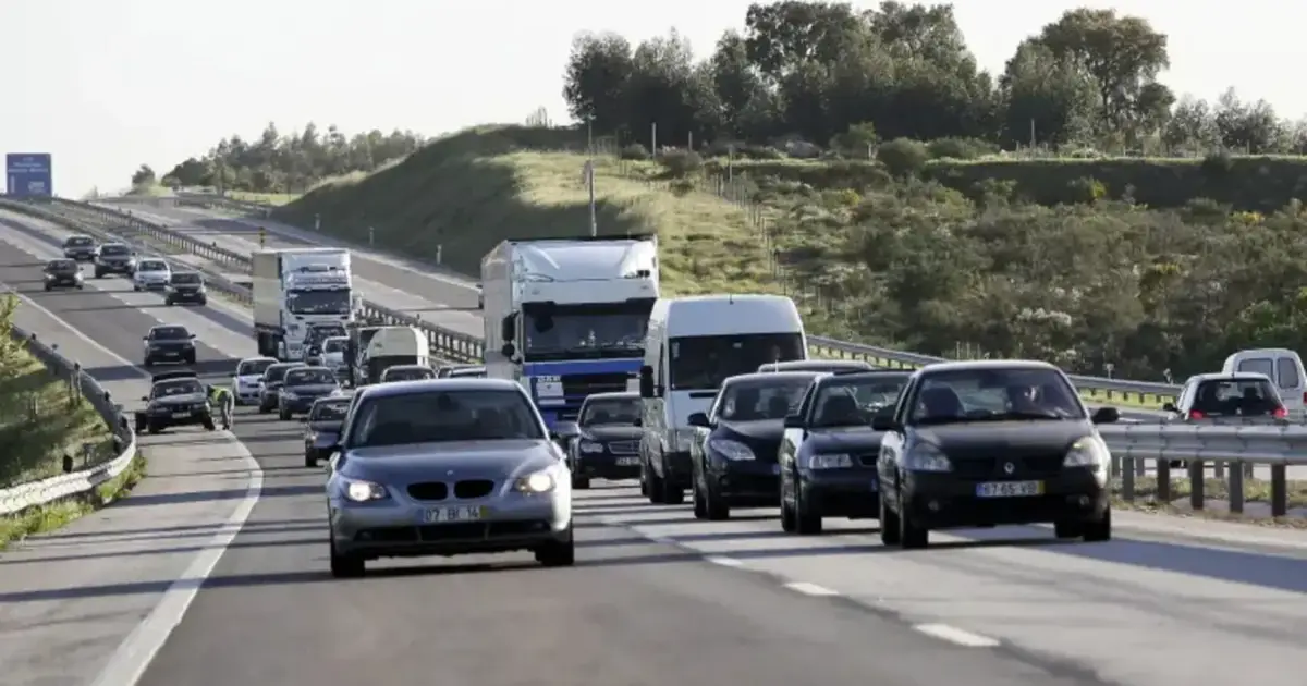 Tutor na condução gera críticas por custos e segurança
