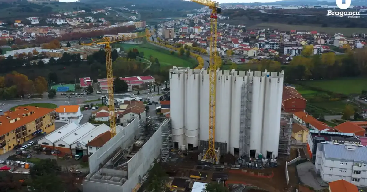 Município de Bragança avança para tribunal para assumir obra do Museu da Língua Portuguesa