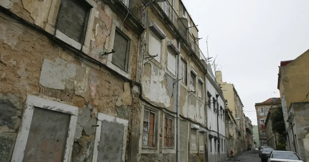 Casas vazias em Portugal: como combater o “grande inimigo” da habitação no país?