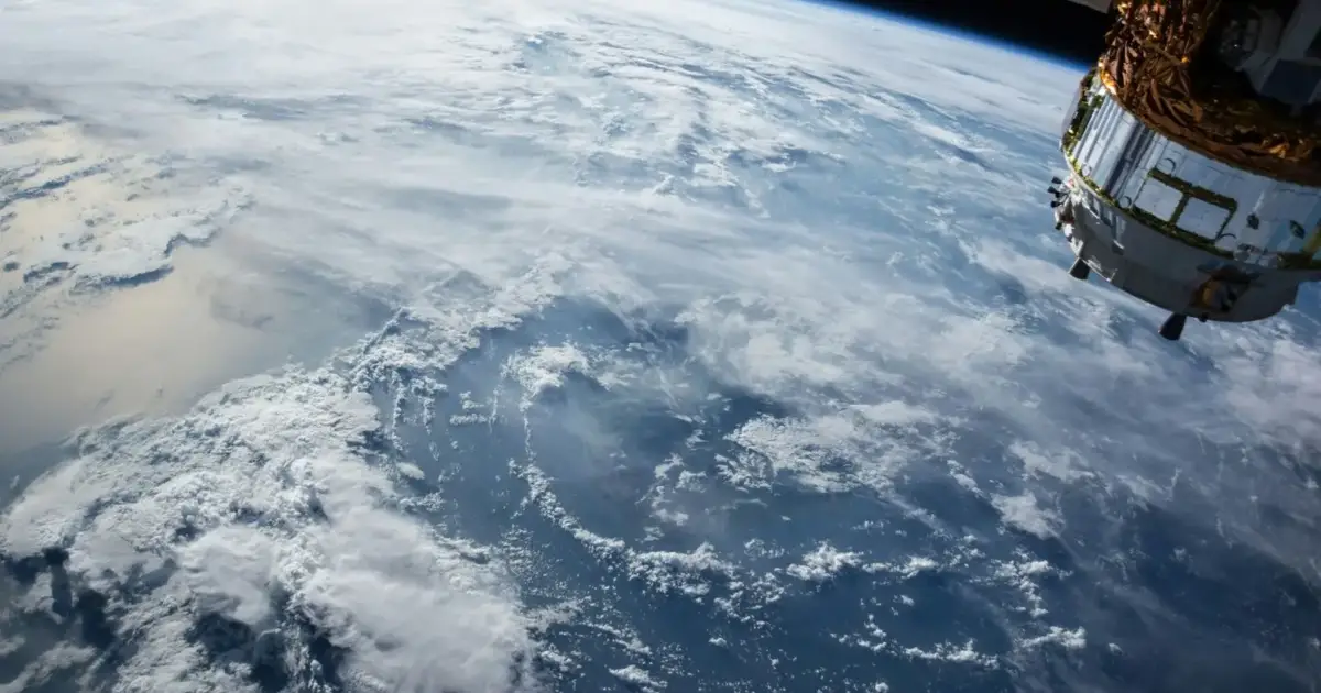 Poluição do lançamento de satélites será responsável por quase metade do impacto climático do setor espacial