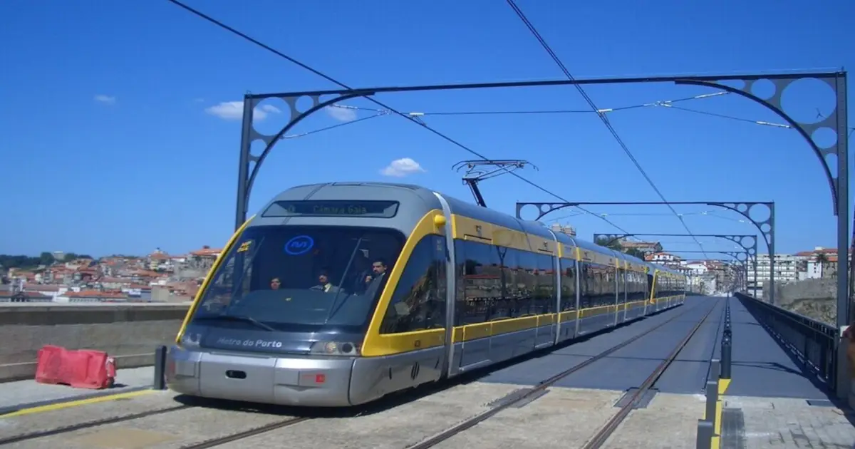 Greve externa afeta circulação do Metro do Porto e causa supressão de viagens
