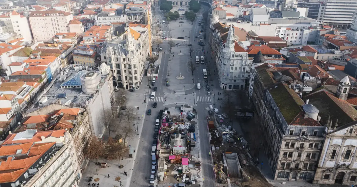 Ruas reabertas e espaços devolvidos à cidade antecipam reta final da Linha Rosa no Porto