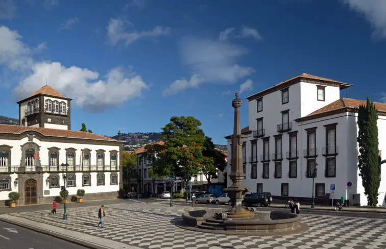 Madeira investe 4,2 milhões em 27 apartamentos sociais no Funchal 19 fev. 2026, 18:25