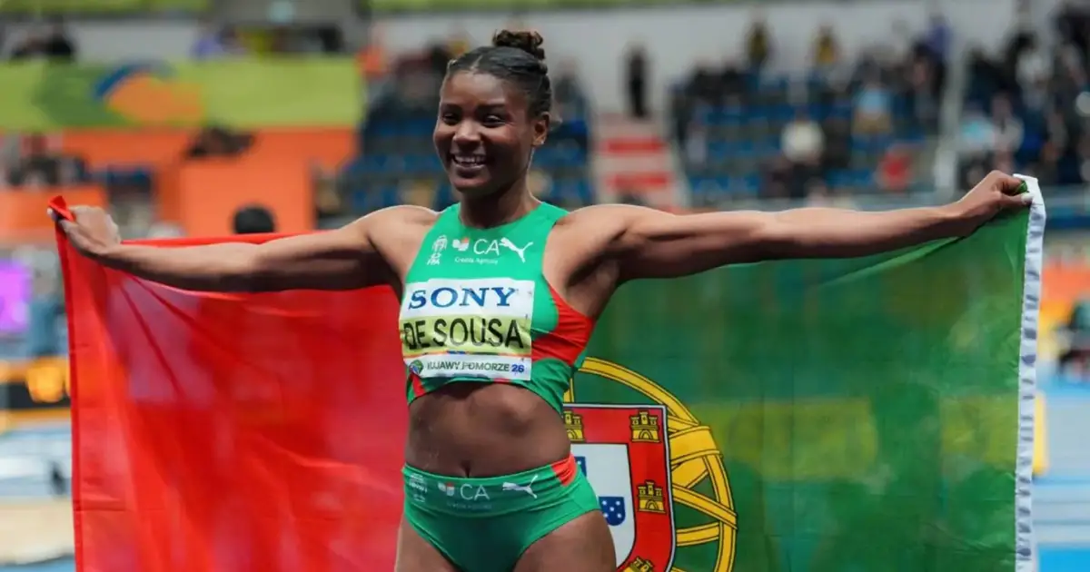 Agate Sousa sagra-se campeã do mundo de salto em comprimento