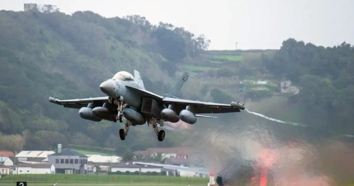 Base das Lajes regista a maior presença de aviões norte-americanos desde o início do conflito