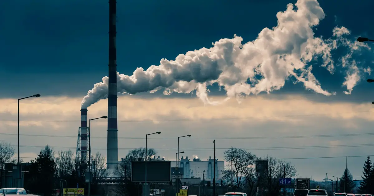 APA aponta resíduos, riscos ambientais e qualidade do ar como desafios até 2030