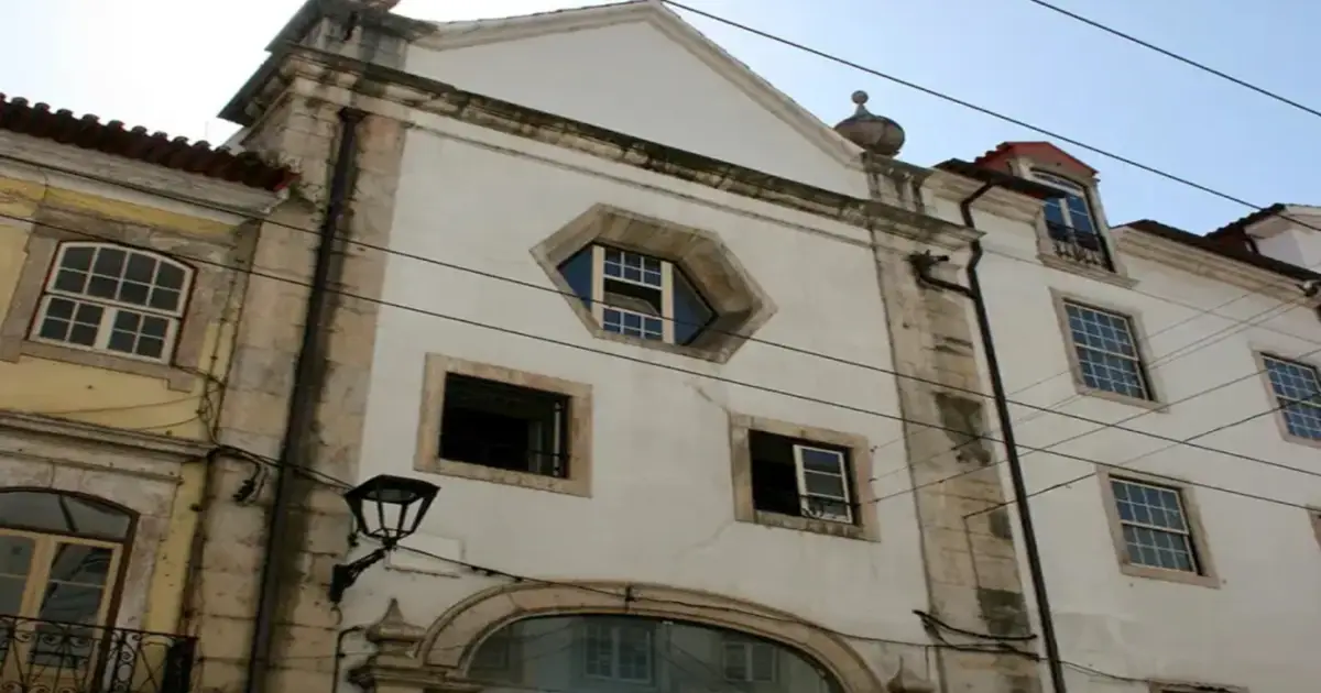 Colégio histórico do século XVI na Rua da Sofia, em Coimbra, está à venda