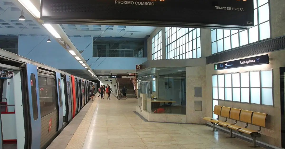 Há 3 estações de metro em Lisboa abertas aos sem-abrigo