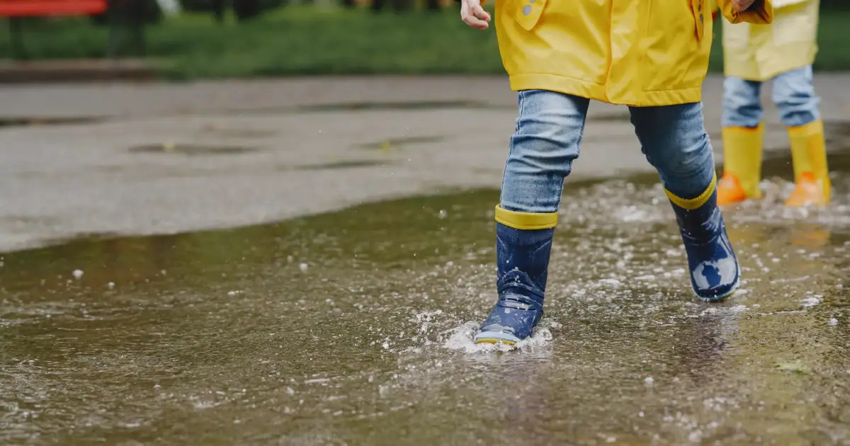 Domingo “mais pacífico” em vento mas ainda com chuva