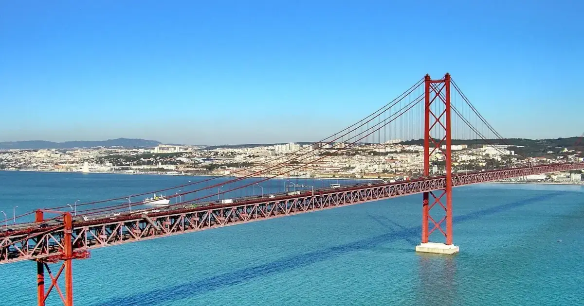 Buzinão vai encher Ponte 25 de Abril contra preço dos combustíveis