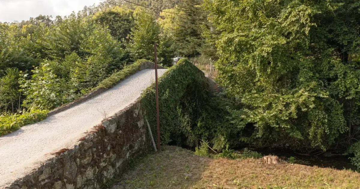 Ponte de Travassós reconhecida como património em vias de classificação nacional
