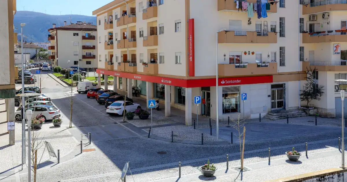 Miranda do Corvo reprova encerramento de agência do Santander e alerta para impacto local