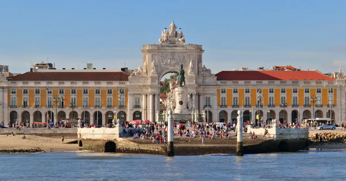 “Concentração excessiva de recursos em Lisboa” reduz desenvolvimento no “resto do território”