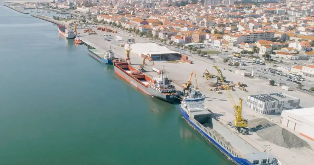 Trabalhos portuários no Mondego suspensos após queixas dos pescadores