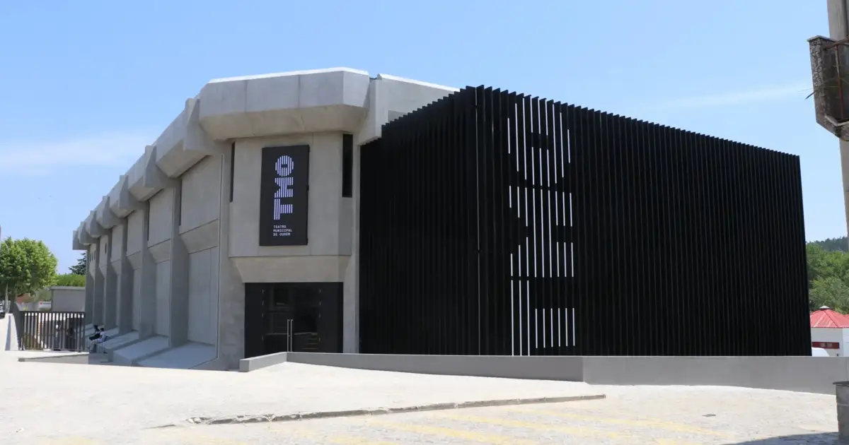 Teatro Municipal de Ourém retoma programação cultural após apoio à população na depressão Kristin