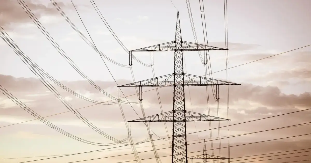 Consumo de energia elétrica atinge máximo histórico em 2025