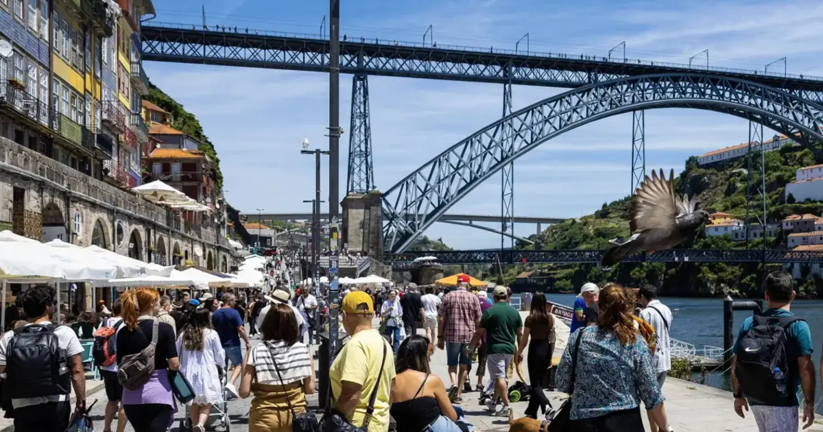 Norte regista subida de salários e crescimento do turismo no final de 2025
