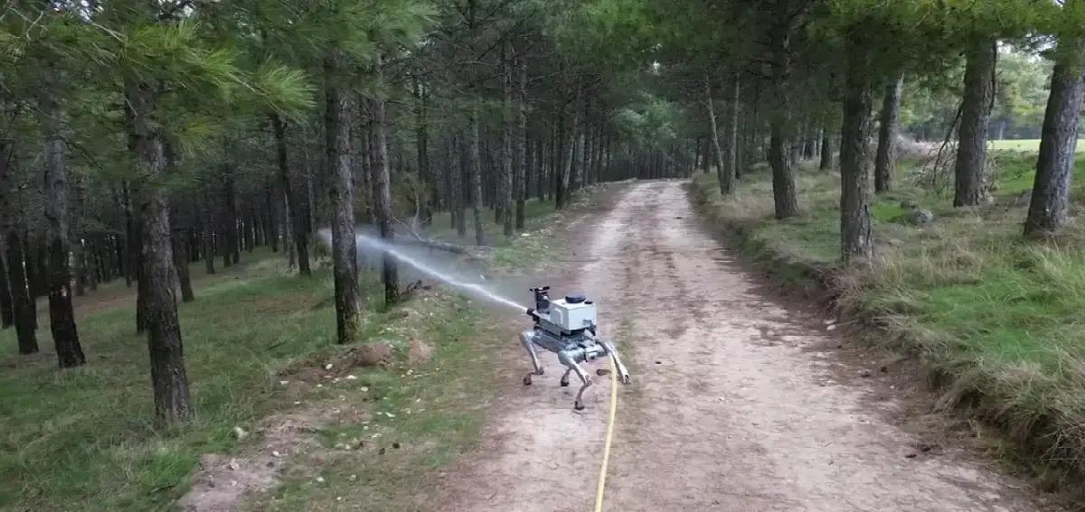 Robot desenvolvido em Espanha ajuda a combater incêndios em áreas de risco