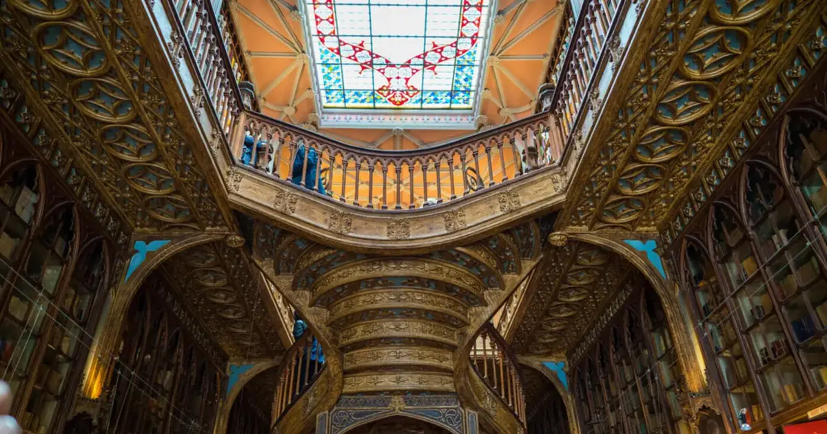 Livraria Lello com entrada livre na véspera de Natal