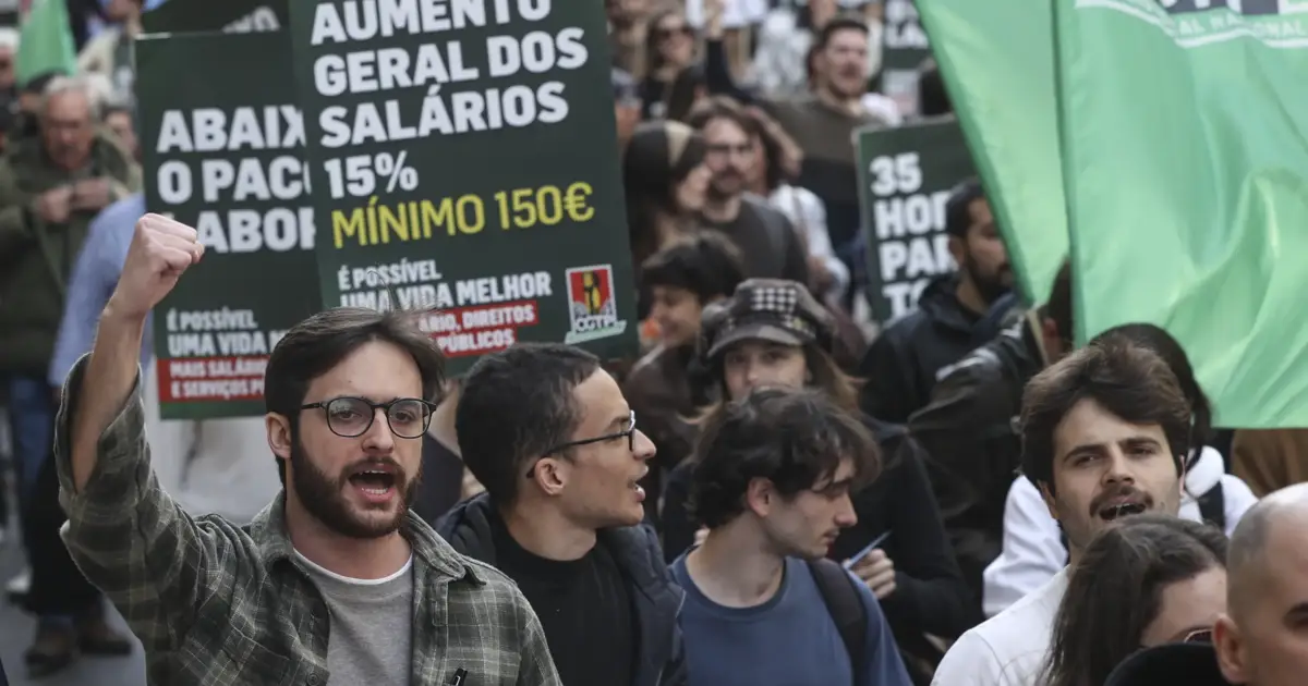Milhares saem à rua em Lisboa contra pacote laboral do Governo