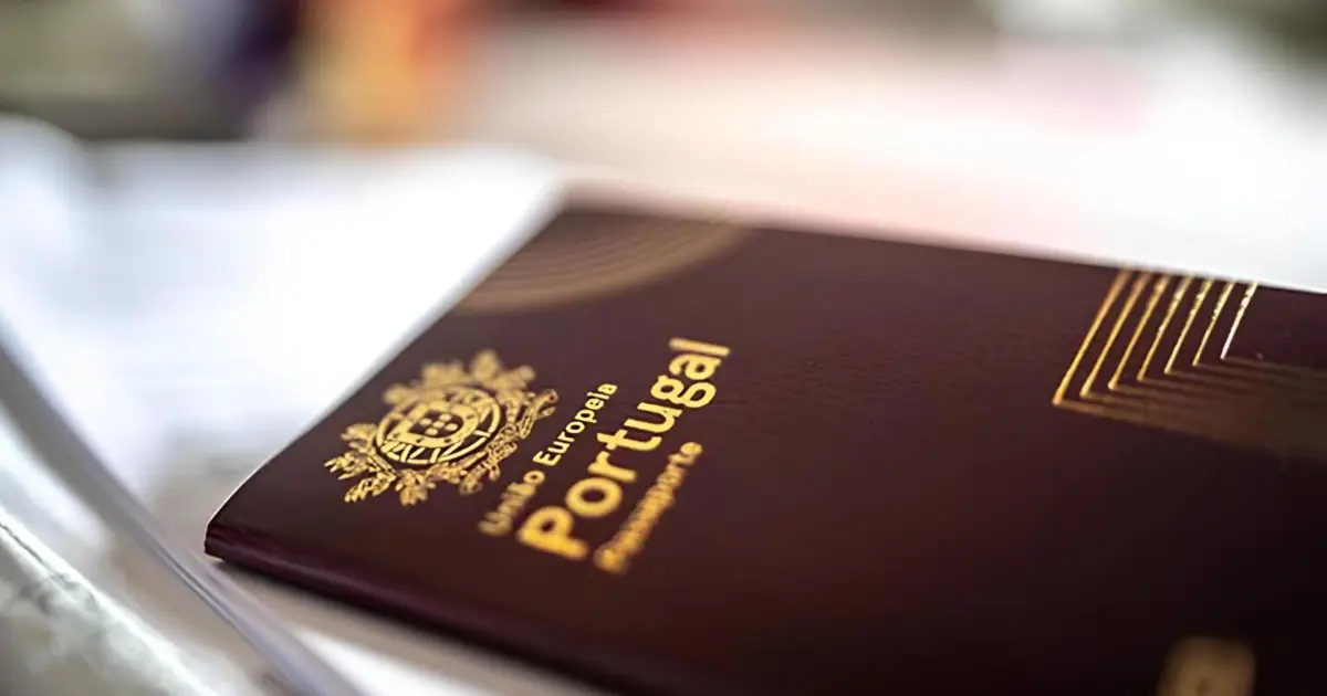 Passaporte português desce quatro posições no top dos melhores do mundo