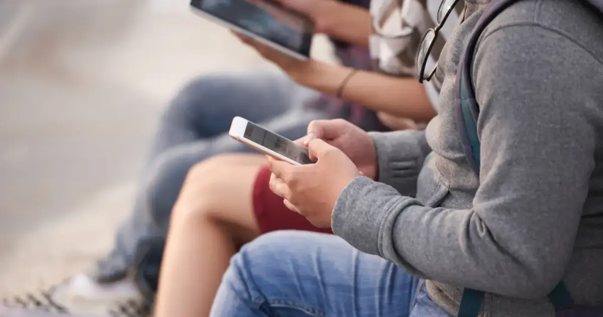 Metade dos utilizadores ‘online’ em Portugal deparou-se com mensagens hostis em 2025