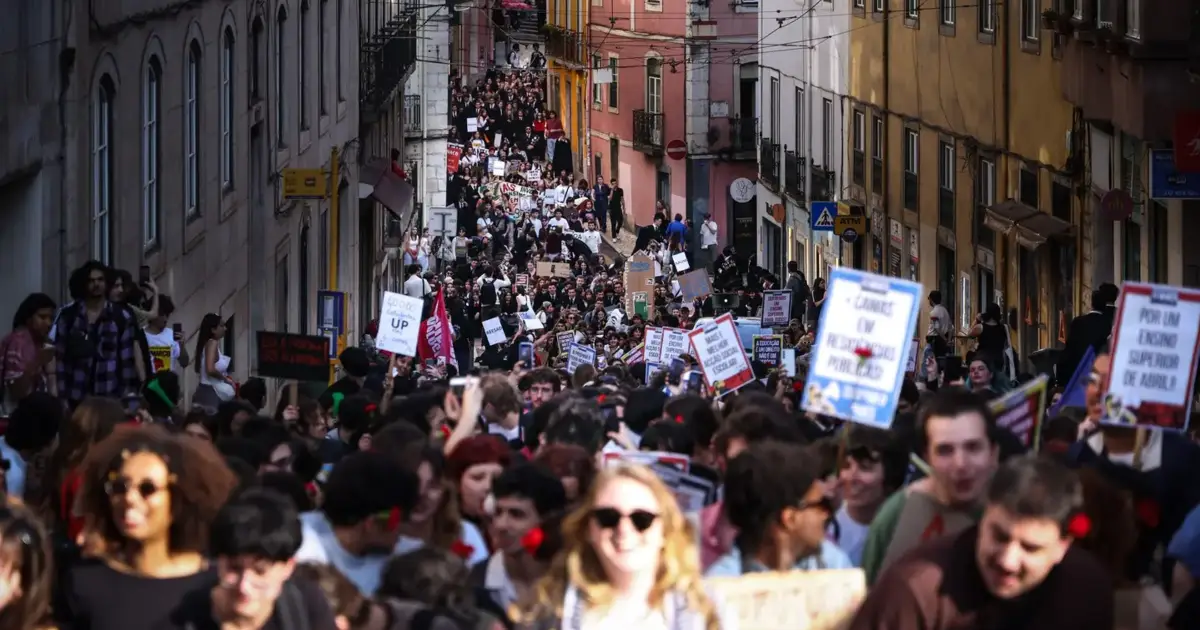FMI recomenda fim do IRS Jovem por não ter “evidência clara de eficácia” na retenção da emigração