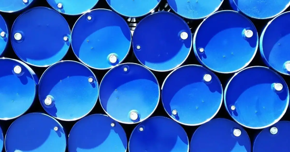 Parlamento aprova redução dos limites do imposto sobre petróleo até 30 de junho