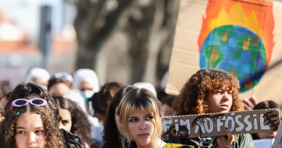 Jovens ativistas pelo clima marcam "semana de luta pelo futuro" para maio 9 mar. 2026, 20:58