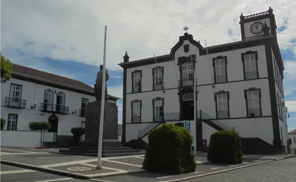 Vila Franca do Campo abre concurso para 30 habitações em arrendamento apoiado