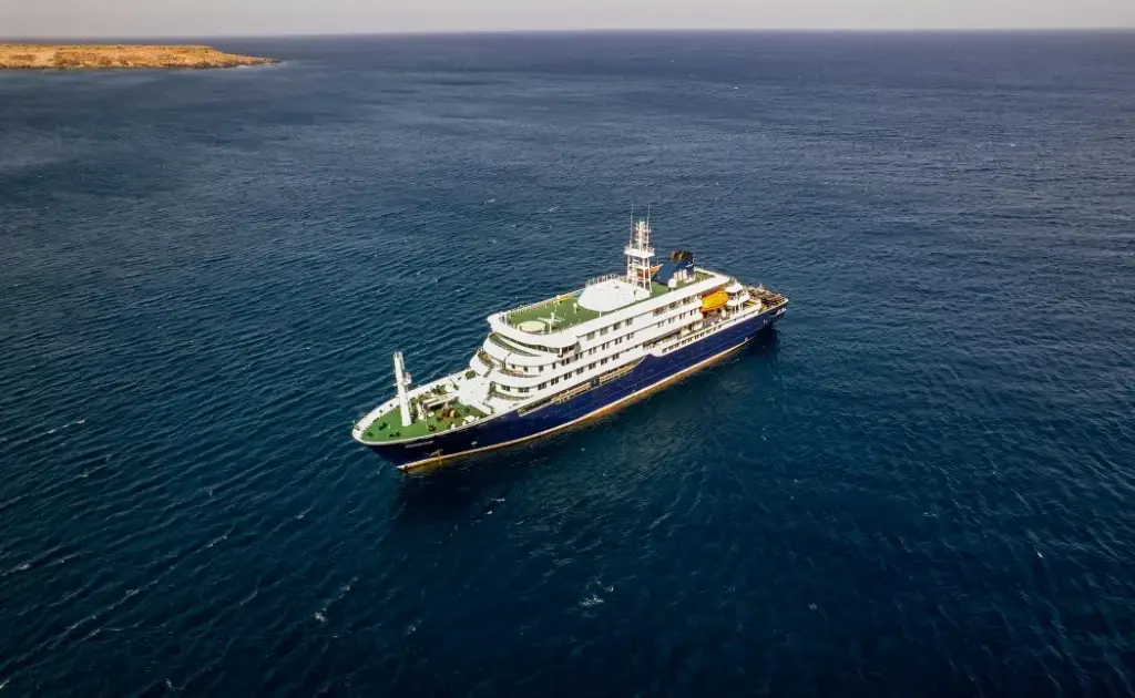 Tripulante português permanece no “MV Hondius” até aos Países Baixos sem pedido de repatriamento