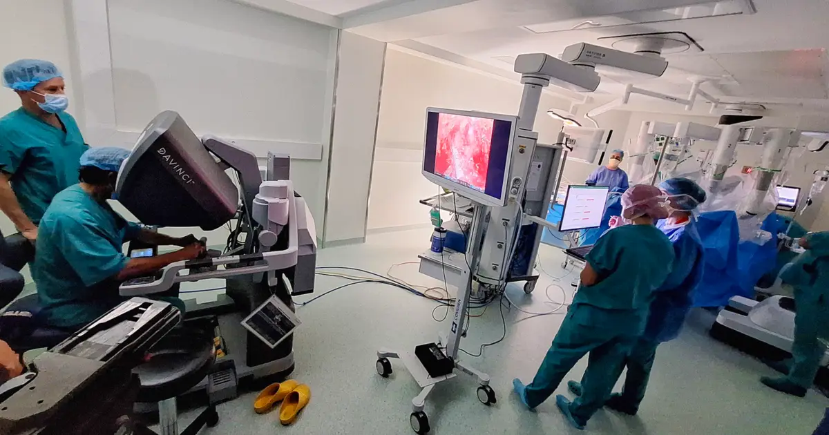 Hospital de Faro faz a primeira cirurgia robótica: “O robot possibilita mais precisão no gesto”