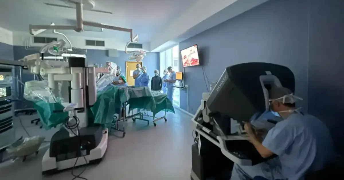 Cirurgia robótica no São João cresce e passa a abranger áreas como cardíaca e pediátrica