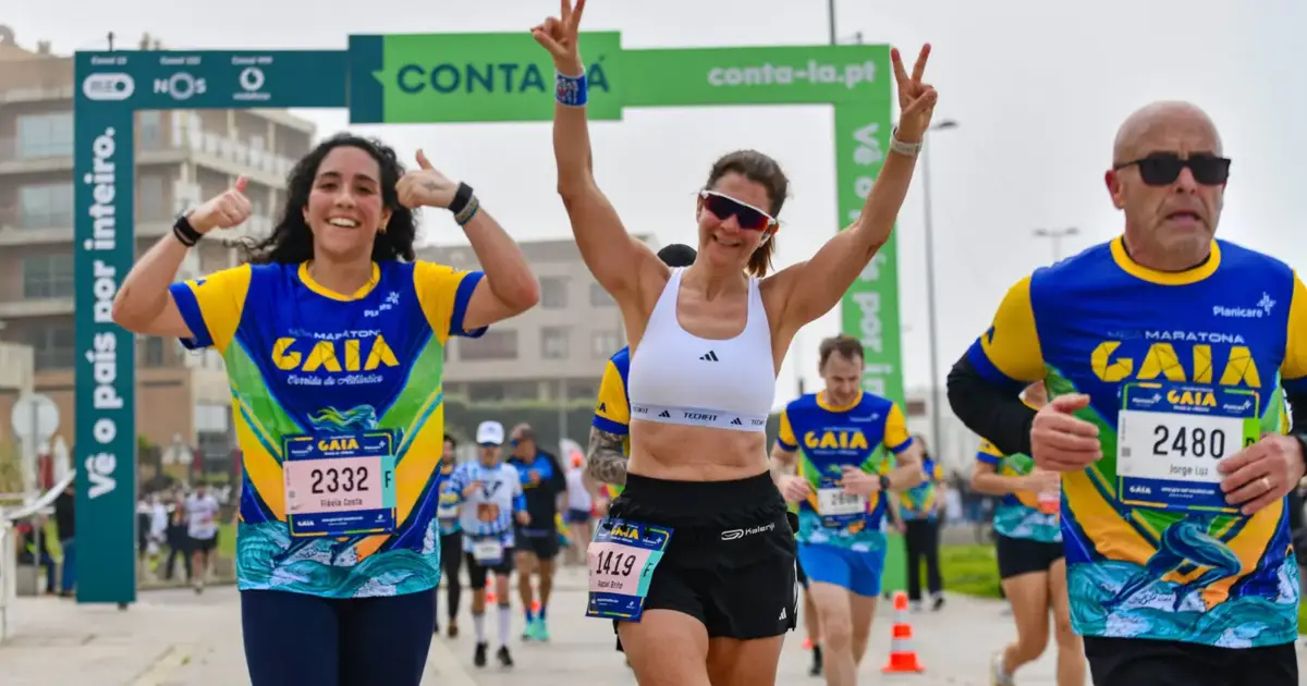 Uma manhã de primavera com o Atlântico como pano de fundo: as melhores imagens da Meia Maratona de Gaia