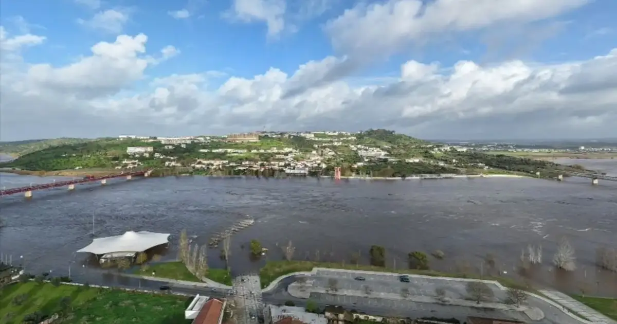 Danos “iguais aos de Leiria” e milhares sem luz há 15 dias. Médio Tejo queixa-se de pouca atenção