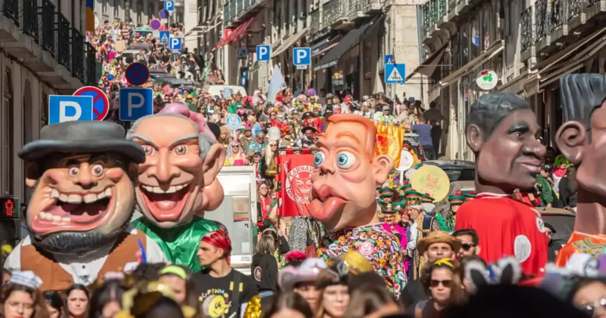 Desfiles organizados pela comunidade brasileira marcam carnaval de Lisboa