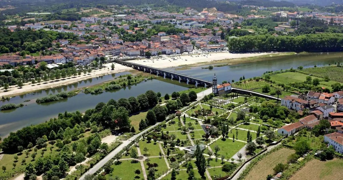 Três pessoas deslocadas devido a deslizamento de terras em Ponte de Lima
