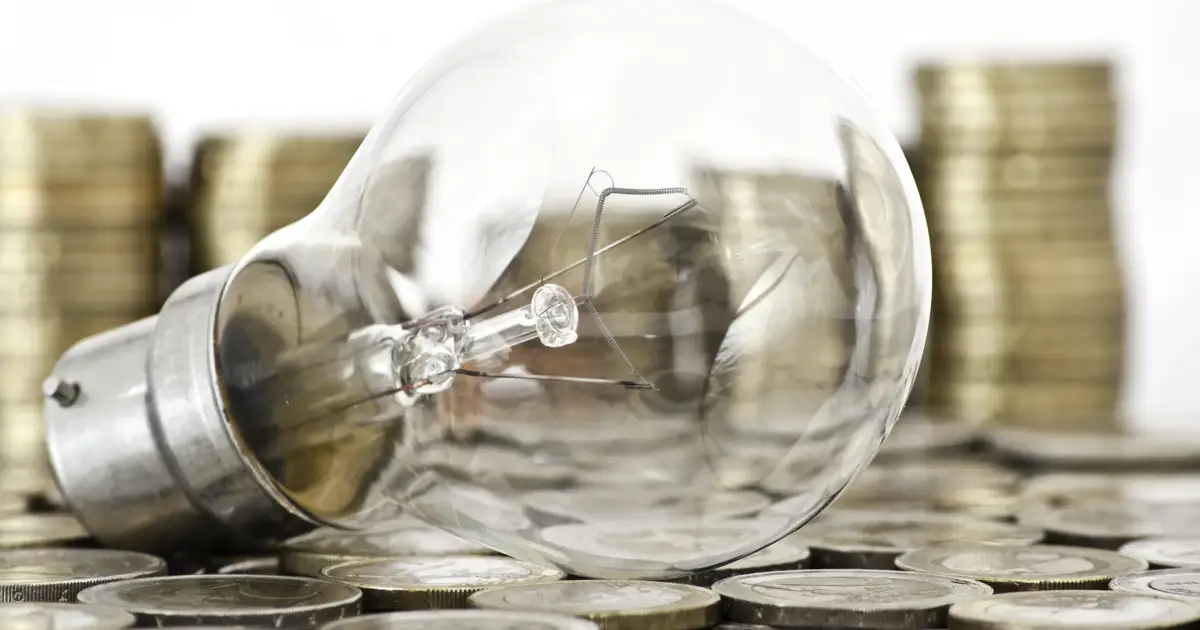 Bruxelas sugere aos países da UE para baixarem impostos ou taxas adicionais da fatura da luz