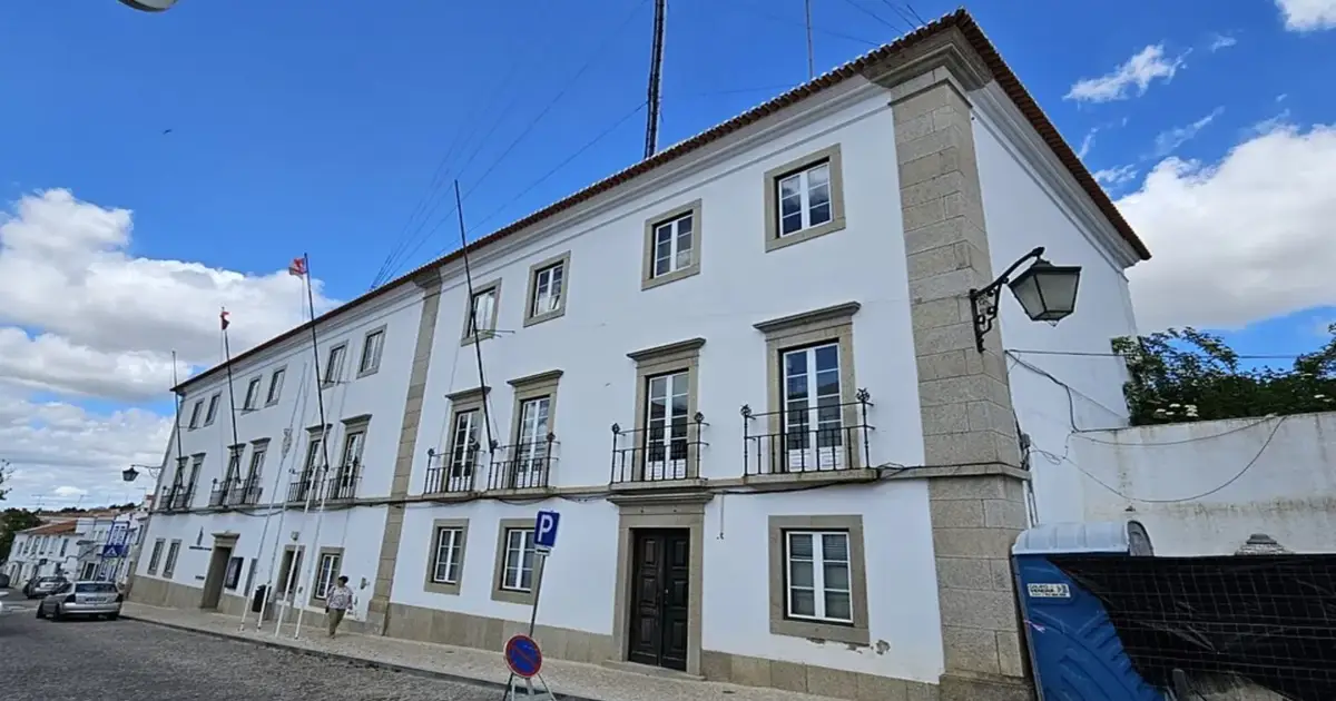 Câmara de Montemor-o-Novo quer investir este ano 1,3ME na reparação de estradas