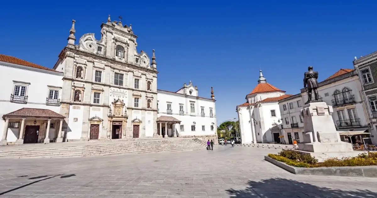 Santarém celebra 52 anos do 25 de Abril com dezenas de iniciativas culturais até maio