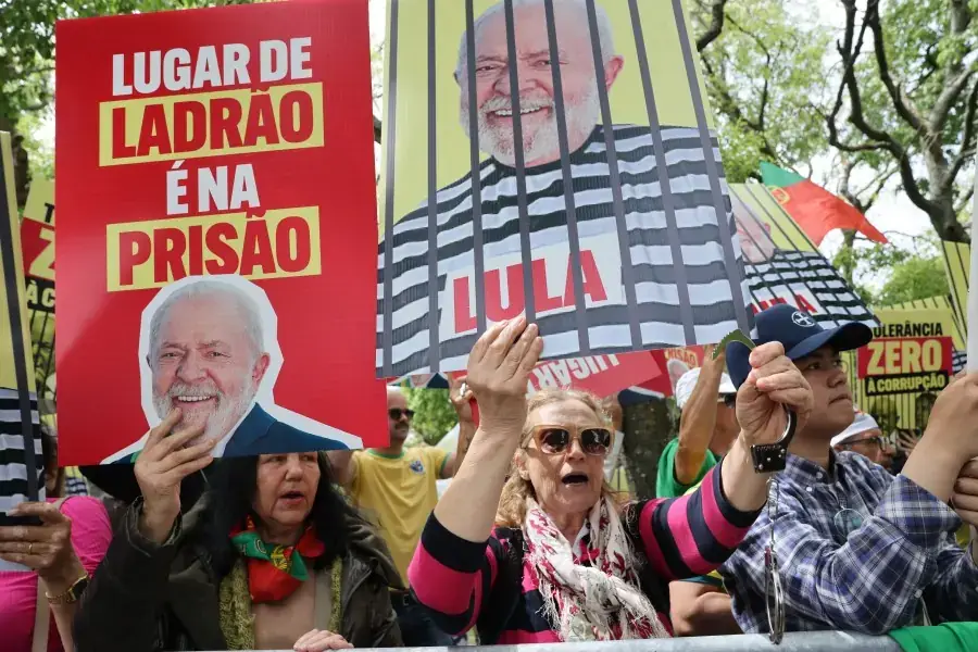 Belém recebe manifestações a favor e contra Luiz Inácio Lula da Silva durante visita a Lisboa