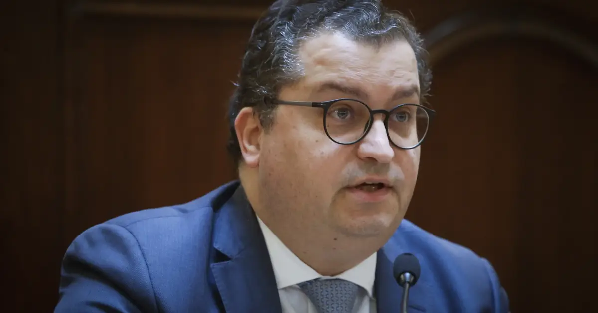 Governo vai rever prémio salarial que devolve propinas a jovens até 35 anos e promete nova proposta em breve