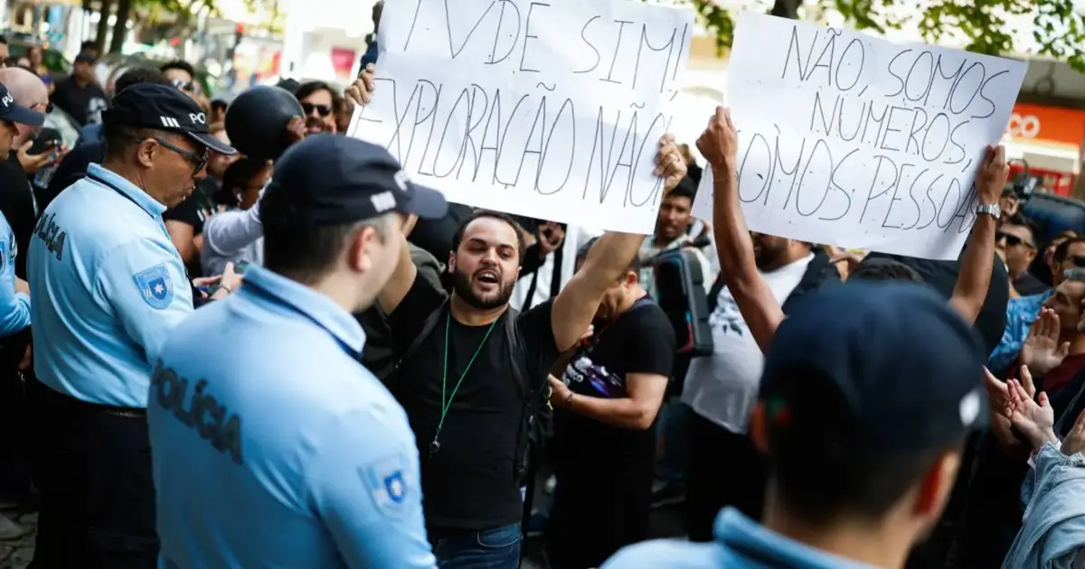 Motoristas TVDE saem à rua: “Estamos a ser sufocados pelos custos e levam até 65% do nosso trabalho”
