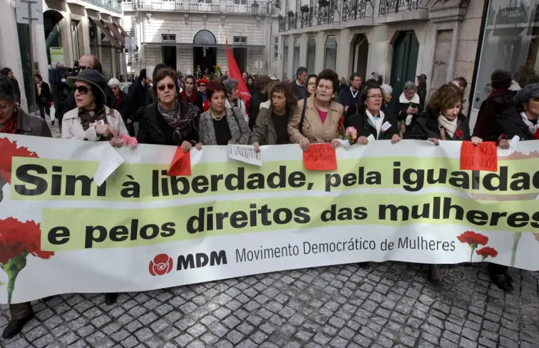 Mulheres manifestam-se hoje em várias cidades por igualdade, dignidade e salário... 8 mar. 2026, 10:39