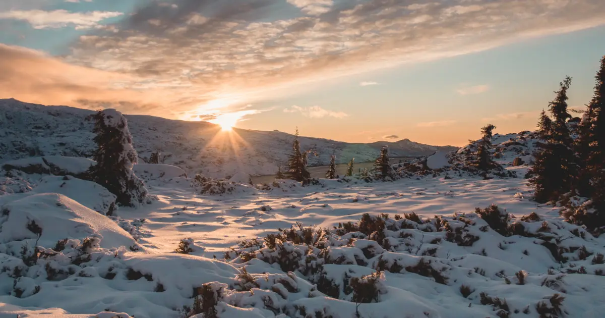 Queda de neve fecha estrada no maciço central da Serra da Estrela